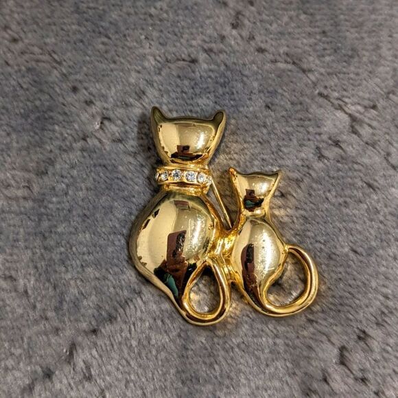 Vintage Goldtone Silhouette Kitty Cat Brooche with Rhinestone Accents - Picture 1 of 9